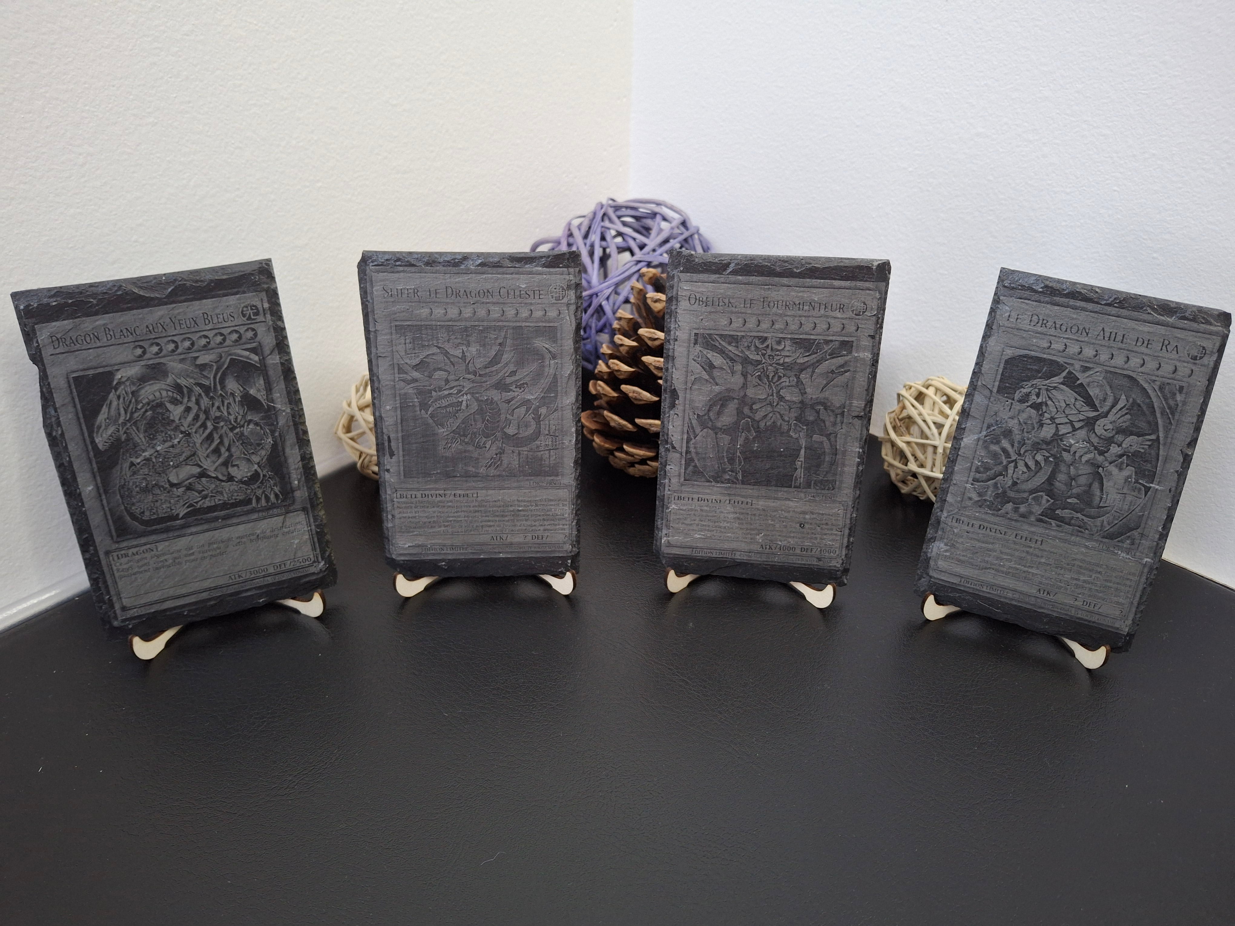 Cartes Yu-Gi-Oh gravées sur ardoise