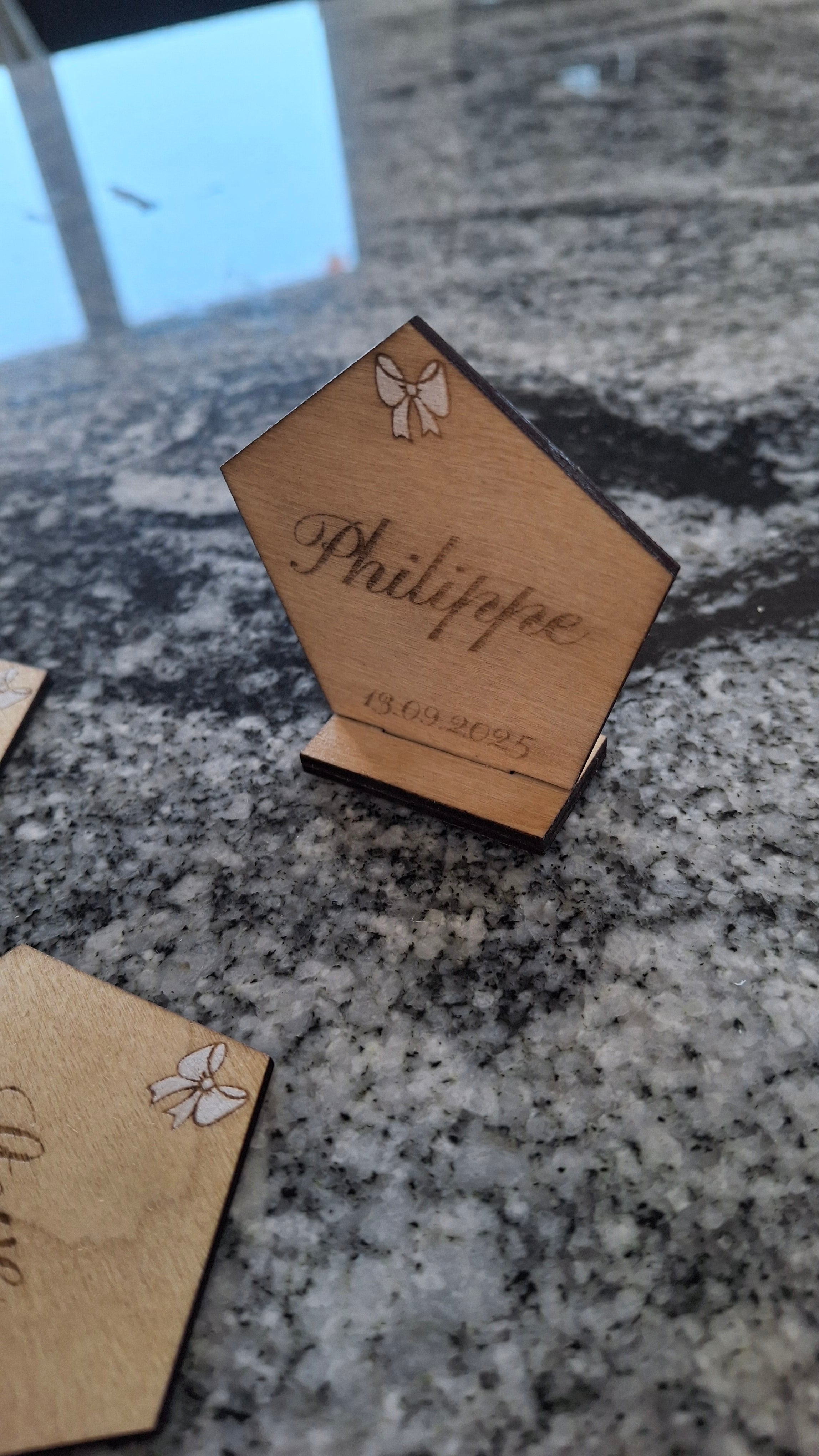 Marque place hexagonal